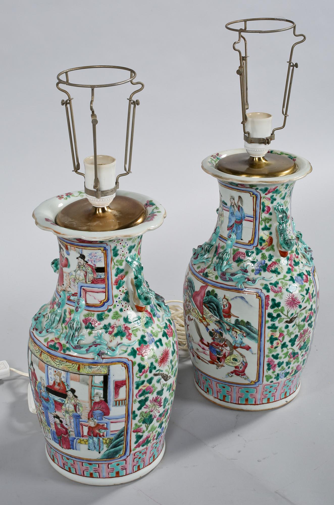 BORDSLAMPOR, ett par, porslin, Kina, omkring år 1900.