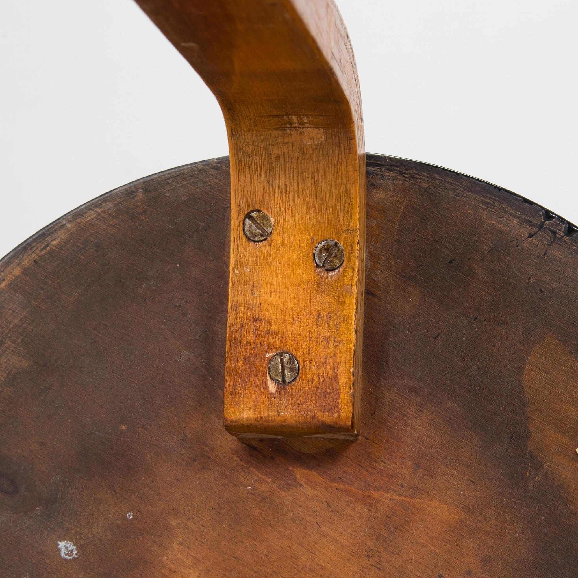 Alvar Aalto, jakkarapari, malli 60, O.Y. Huonekalu-ja Rakennustyötehdas A.B, Finmar, Suomi, 1934–39.