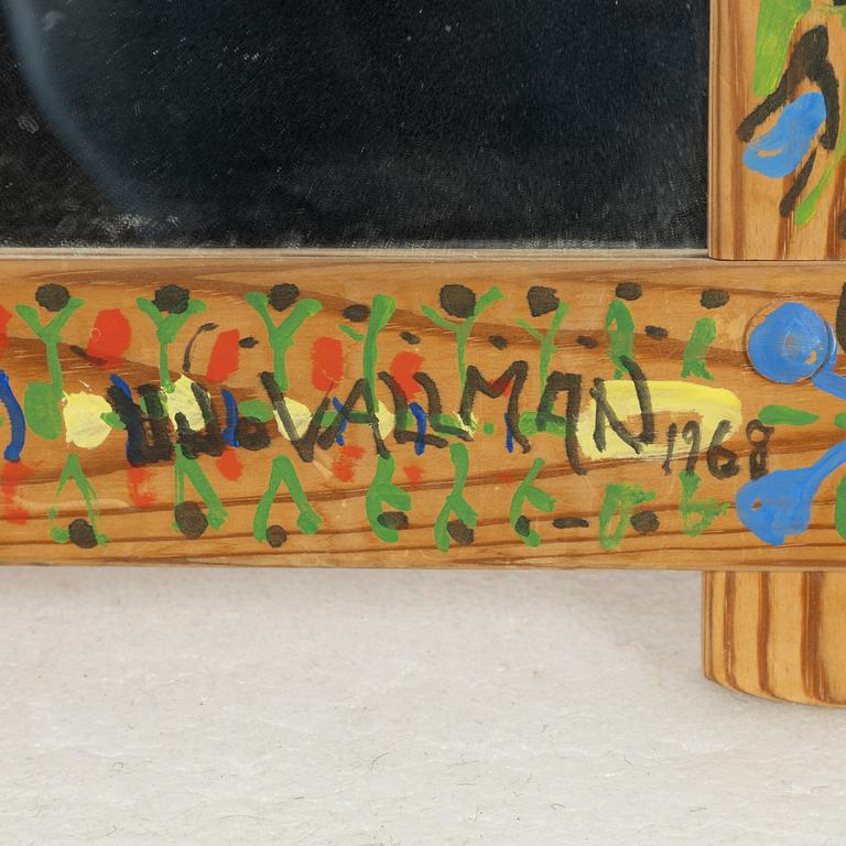 Uno Vallman, Spegel med målad ram.