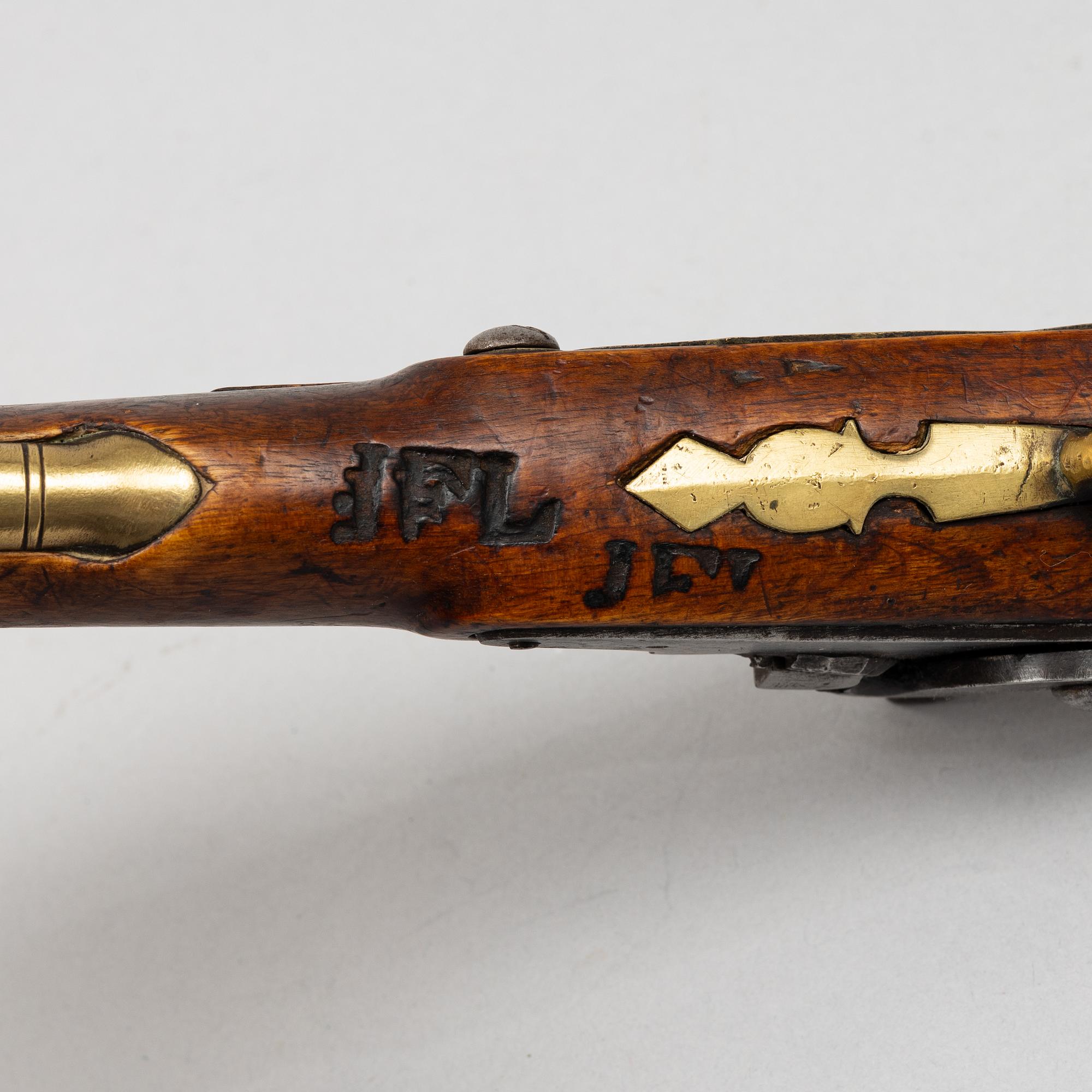 Slaglåspistol, möjligen svensk, 1800-tal, ändrad från flintlås.