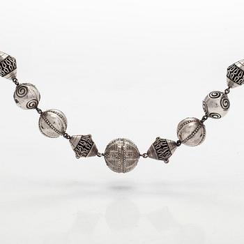 Kalevala Koru, A sterling silver necklace bracelet and earrings, "The Treasure from Halikko" 1979 and 1988.