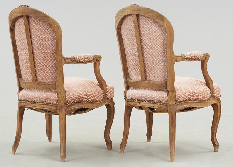 KARMSTOLAR, ett par, Louis XV, 1700-tal.