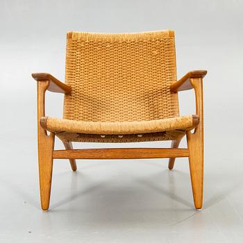 Hans J Wegner,  fåtölj "CH-25", Carl Hansen & Søn, Danmark.