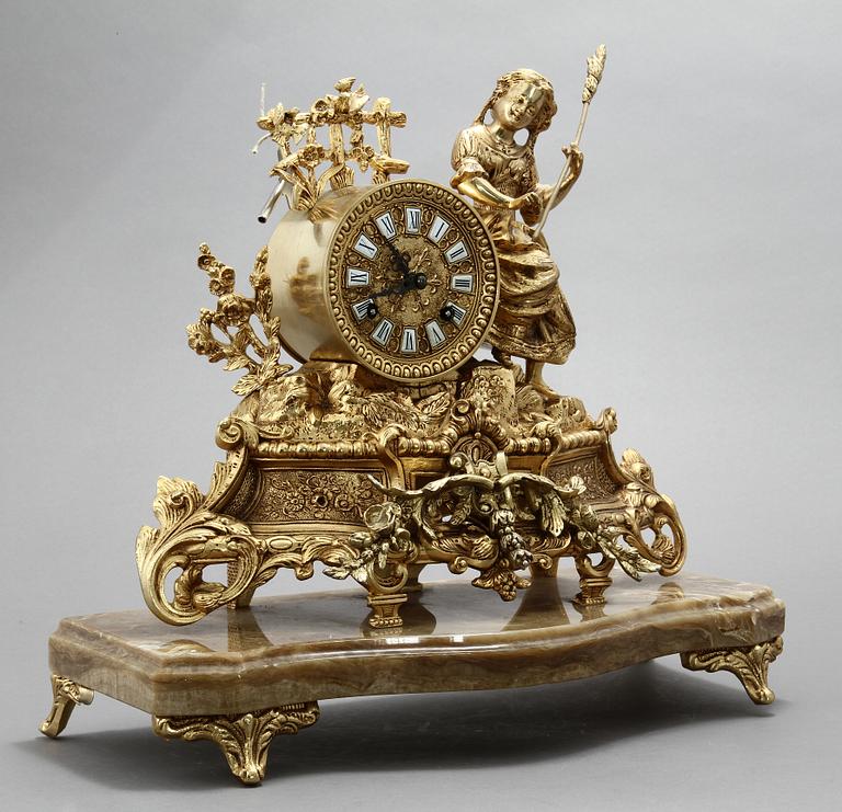 BORDSPENDYL, Louis XV-stil, 1900-tal.