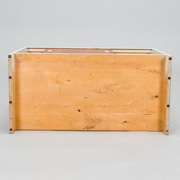 Aino Aalto, skåp, modell 217, O.Y. Huonekalu- ja Rakennustyötehdas A.B. 1900-talets mitt.