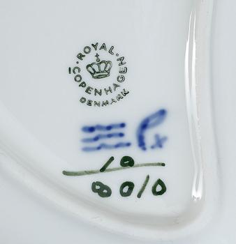 MATSERVIS, porslin, 38 delar, "Blå blomst", Royal Copenhagen.