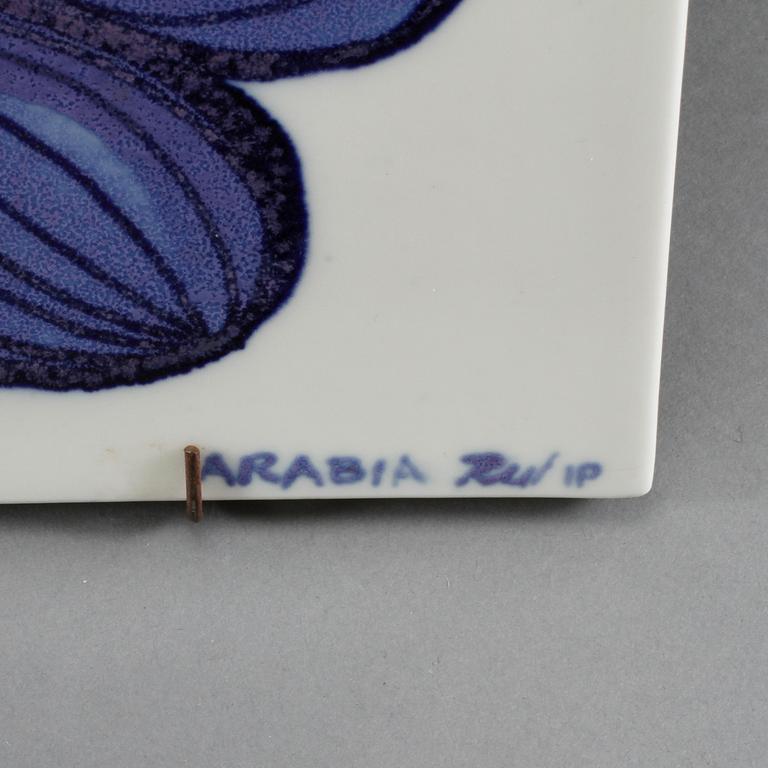 PLAKETT, stengods, Raija Uosikkinen, Ateljé Arabia, Finland, 1900-talets andra hälft.