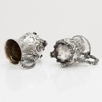 Muggar, 2 st, sterlingsilver, Edward Ker Reid 1856 och Daniel & Charles Houle,1865. London, England.