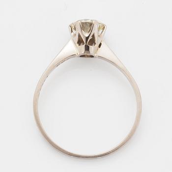 1,38 ct brilliant-cut diamond ring.