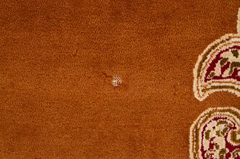 Carpet, Kerman, approx. 371 x 271 cm.