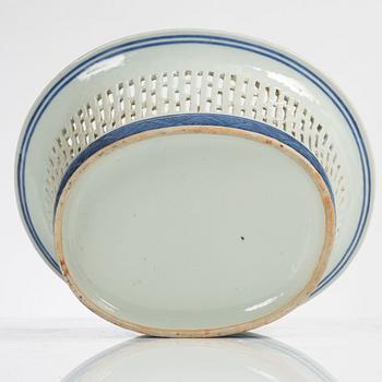 Gallerskål, porslin, Kina, Qingdynastin, 1800-tal.