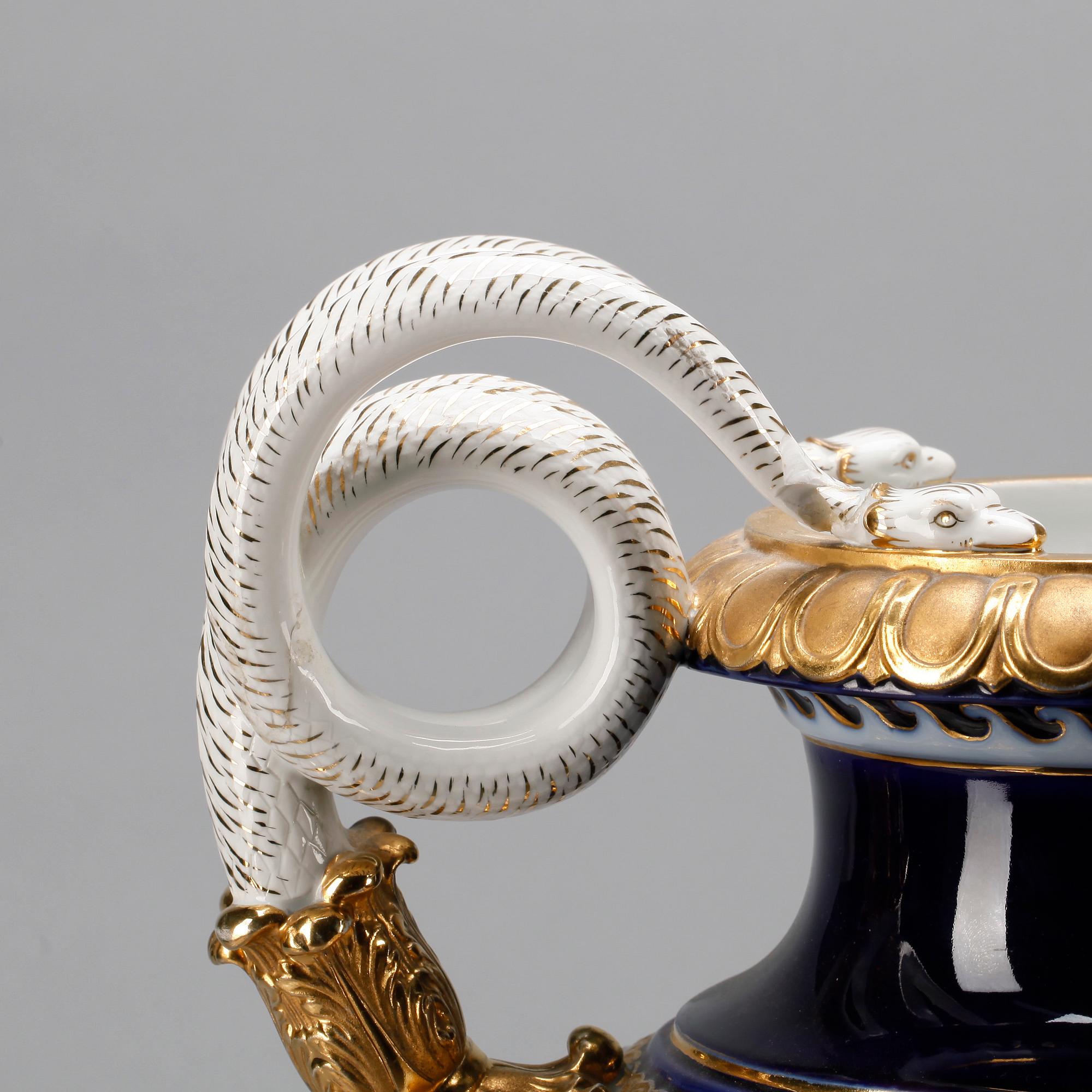 PRAKTURNA, porslin, Meissen, 1900-tal.