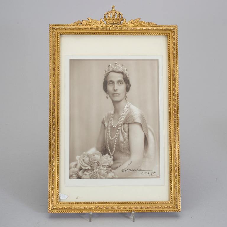 SIGNERADE KUNGLIGA FOTON, 3 st, Drottning Louise, Prins Wilhelm, Prinsessan Margaretha, 1940-50-tal.