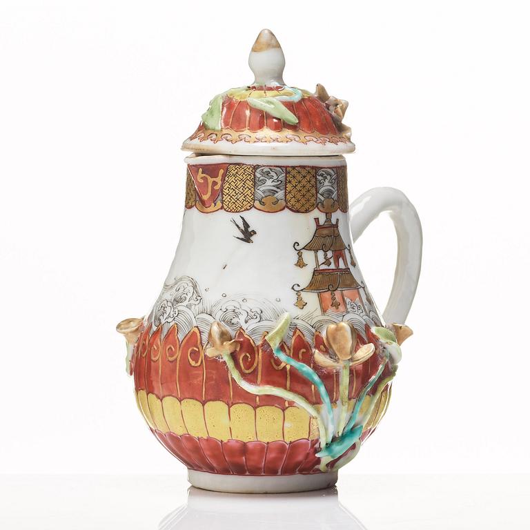 Kanna med lock samt kopp med fat, kompaniporslin. Qingdynastin, Qianlong (1736-95).
