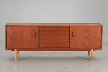 SIDEBOARD, "Trio", Nils Jonsson, Troeds, 1900-talets andra hälft.