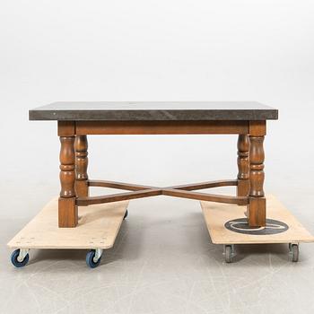 Stone table, Baroque style, 20th century.