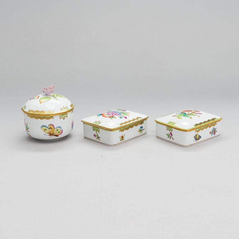 A Herend Queen Victoria VBO porcelain coffee set and two trinket boxes, totally 19 pieces, Hungary.