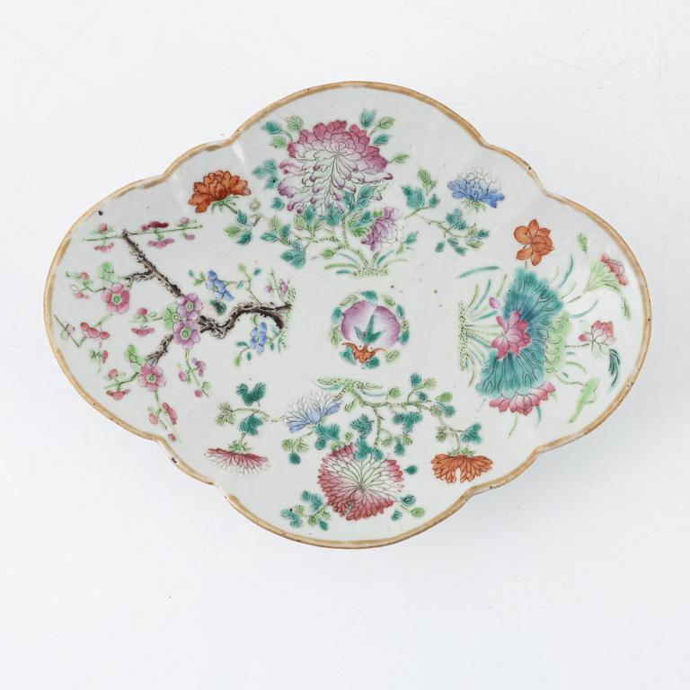 Fat, 2 st och koppar, 4 st, porslin, Kina, sent 1800-tal.