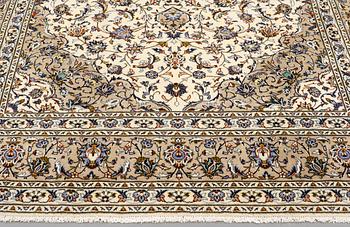 Matta, Keshan, ca 351 x 255 cm.