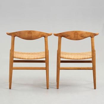 Hans J. Wegner, "Kohornsstolen/ Cowhorn chair", två stycken, "JH-505", Johannes Hansen, Danmark 1950-60.