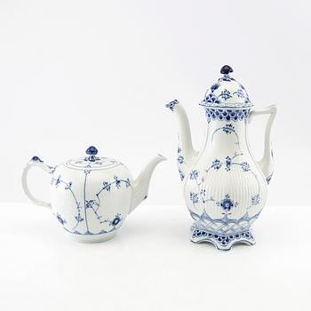 Service "Musselmalet Full Lace and Half Lace" approx. 40 pcs Royal Copenhagen, Denmark porcelain.