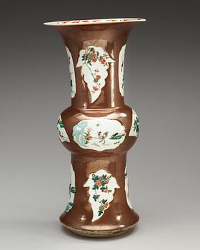 A famille verte vase, 19th Century.