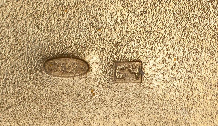 CIGARETTETUIER, 2 st, silver, Moskva 1927-1955 samt Helsingfors 1928. Tot. vikt 275 g.