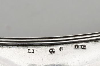 MEDICINKANNA, s k papboat, silver, Johan Petter Grönvall, Stockholm 1817. Vikt ca 69 gram.