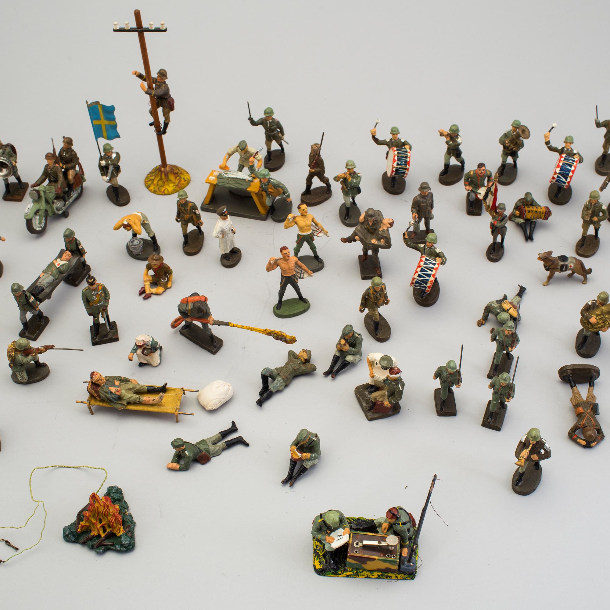 ELASTOLIN OCH LINEOL, samling med 65 figurer, Tyskland, 1930/40-tal.