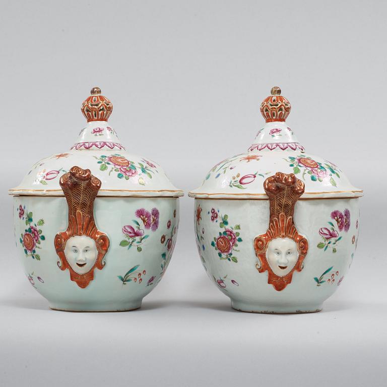 An export porcelain famille rose dinner service, Qing dynasty, Qianlong (1736-1795), (59 pc).