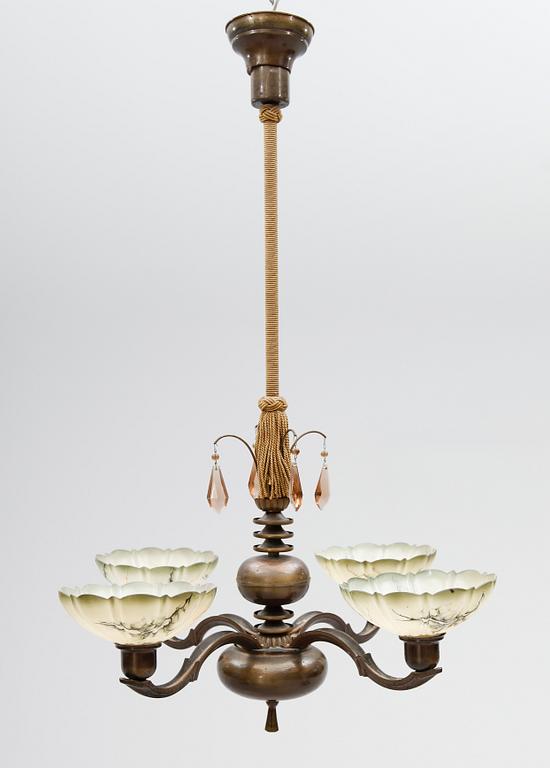 TAKLAMPA, 1900-talets första hälft. Höjd ca 87 cm.