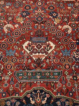 MATTA, semiantik Kashgai, ca 265,5-268 x 169,5-171 cm (samt en kortsida med 2 cm slätväv).