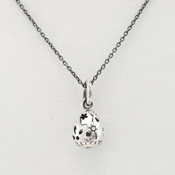 Ole Lynggaard, "Lace Egg" necklace in silver with an oxidised chain.