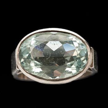 RING, 18k vitguld med akvamarin. Vikt ca 7g.