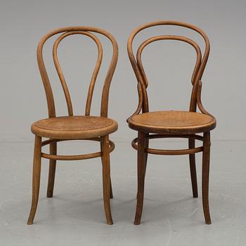 STOLAR, 2 st snarlika, cafémodell, 1900-talets början.