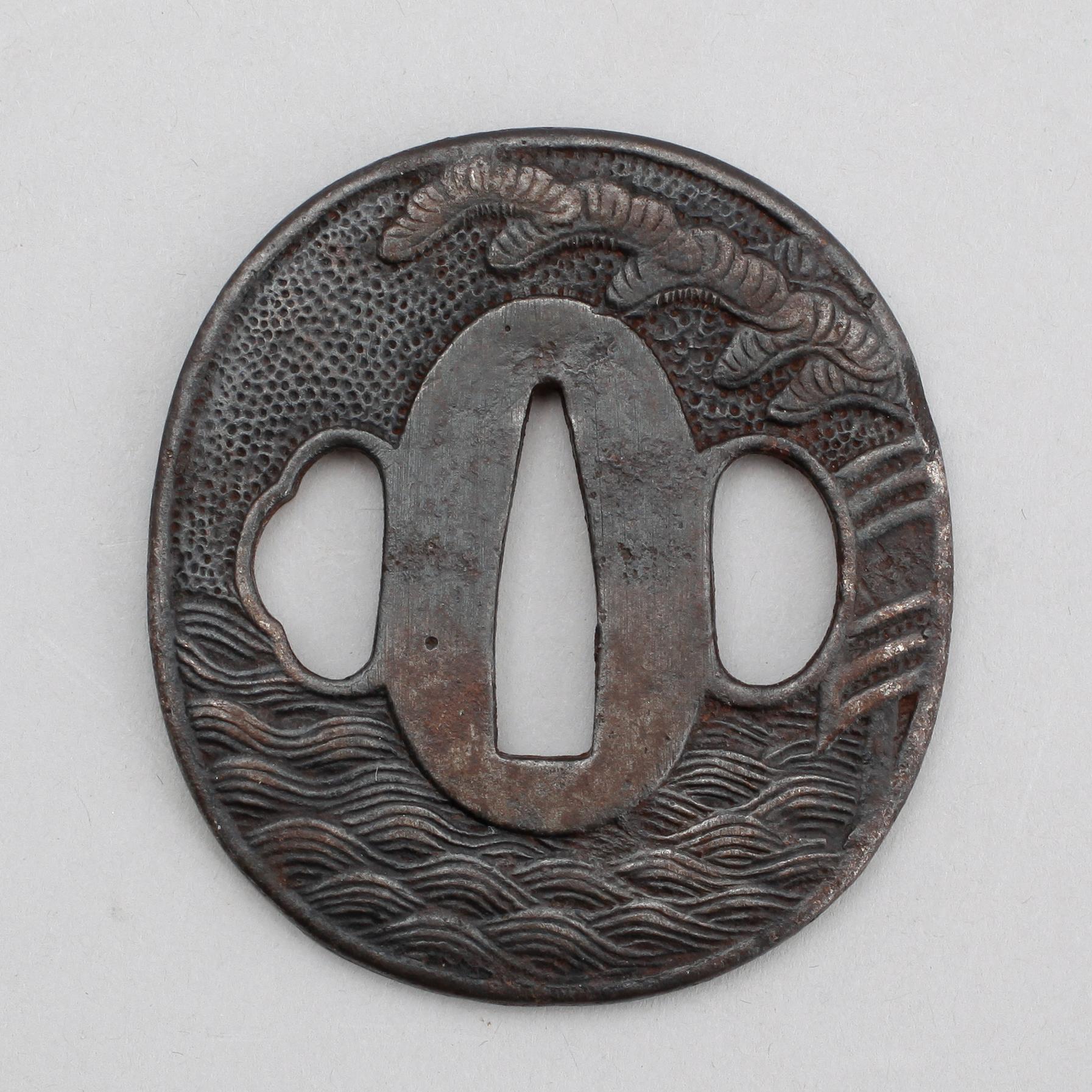 TSUBA, järn, signerad Mitsunaga, 1800-/1900-tal.