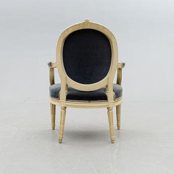 A GUSTAVIAN 18TH CENTURY ARMCHAIR.