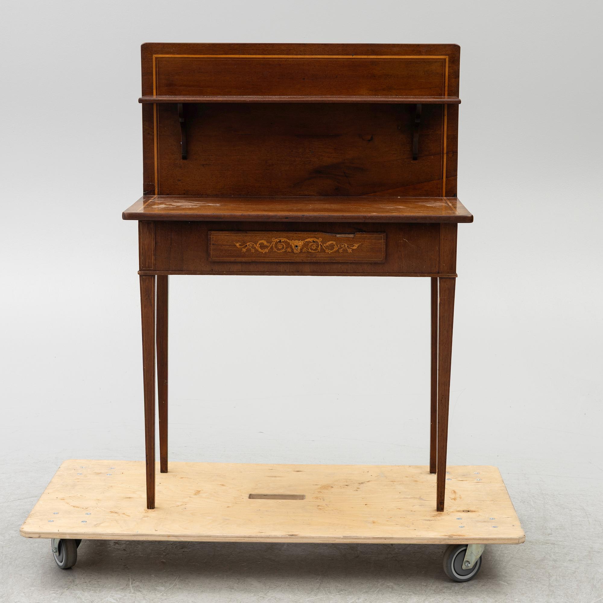 A desk, 19th century.