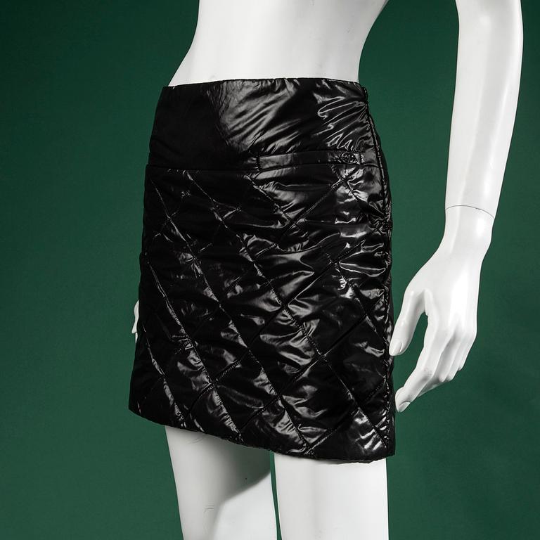 A skirt by CHANEL in size 42.