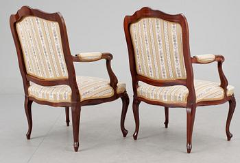 KARMSTOLAR, ett par, rokokostil, 1900-tal.