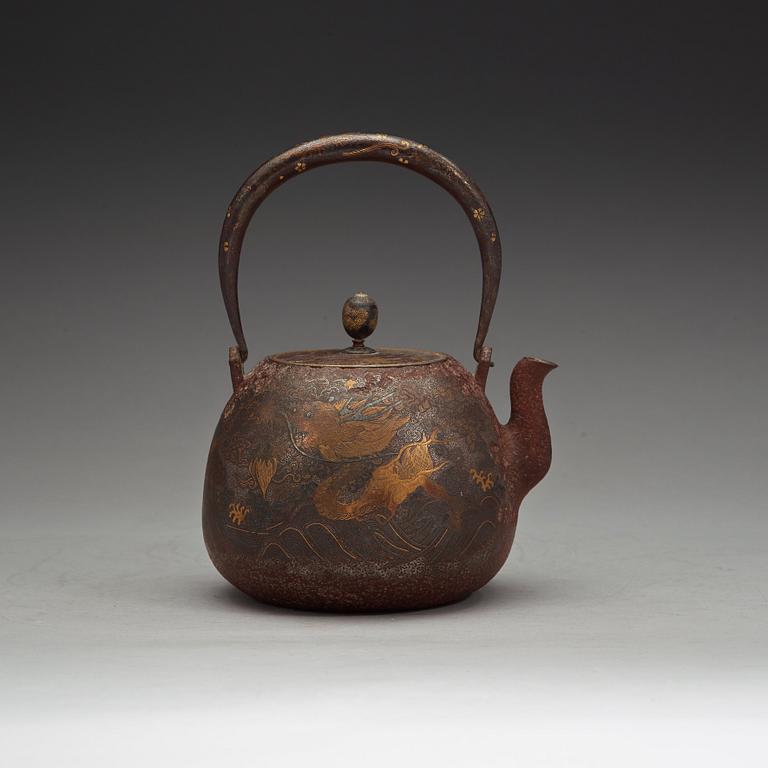 TEKANNA med LOCK, järn. Japan, Meiji (1868-1912).
