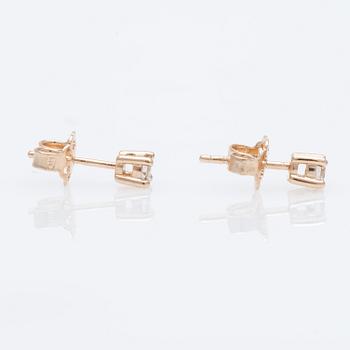 ÖRHÄNGEN, briljantslipade diamanter, 14K guld.