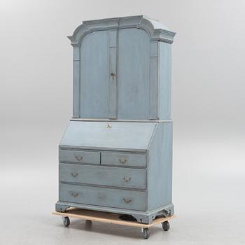 A cabinet, 19th Century.