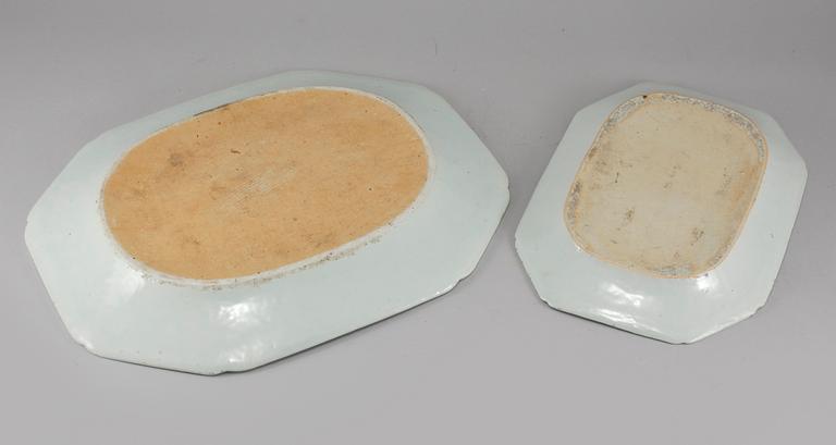 STEKFAT, 2 st, porslin, Kina, 1700-tal.