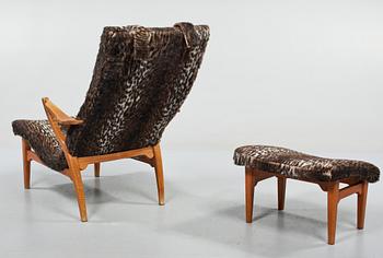 FÅTÖLJ med FOTPALL, möjligen JIO möbler, 1940-tal.