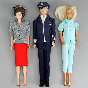 BARBIEDOCKOR, 3 st, Mattel, samt kläder och accessoarer.