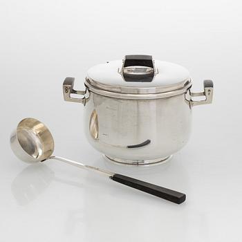 Mauno Honkanen, Sauce bowl with ladle, silver and rosewood, Tillander, Helsinki, 1958 and 1960.
