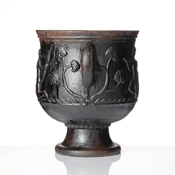 Ivar Johnsson, a pair of Swedish Grace cast iron garden urns 'Diana', Näfveqvarn, Sweden.