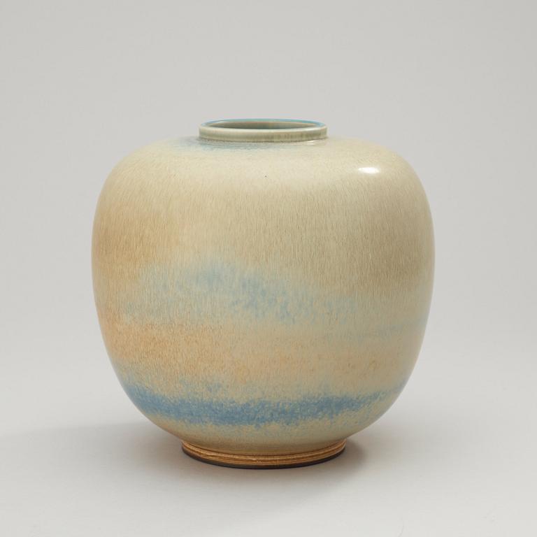 A Berndt Friberg stoneware vase, Gustavsberg Studio 1954.