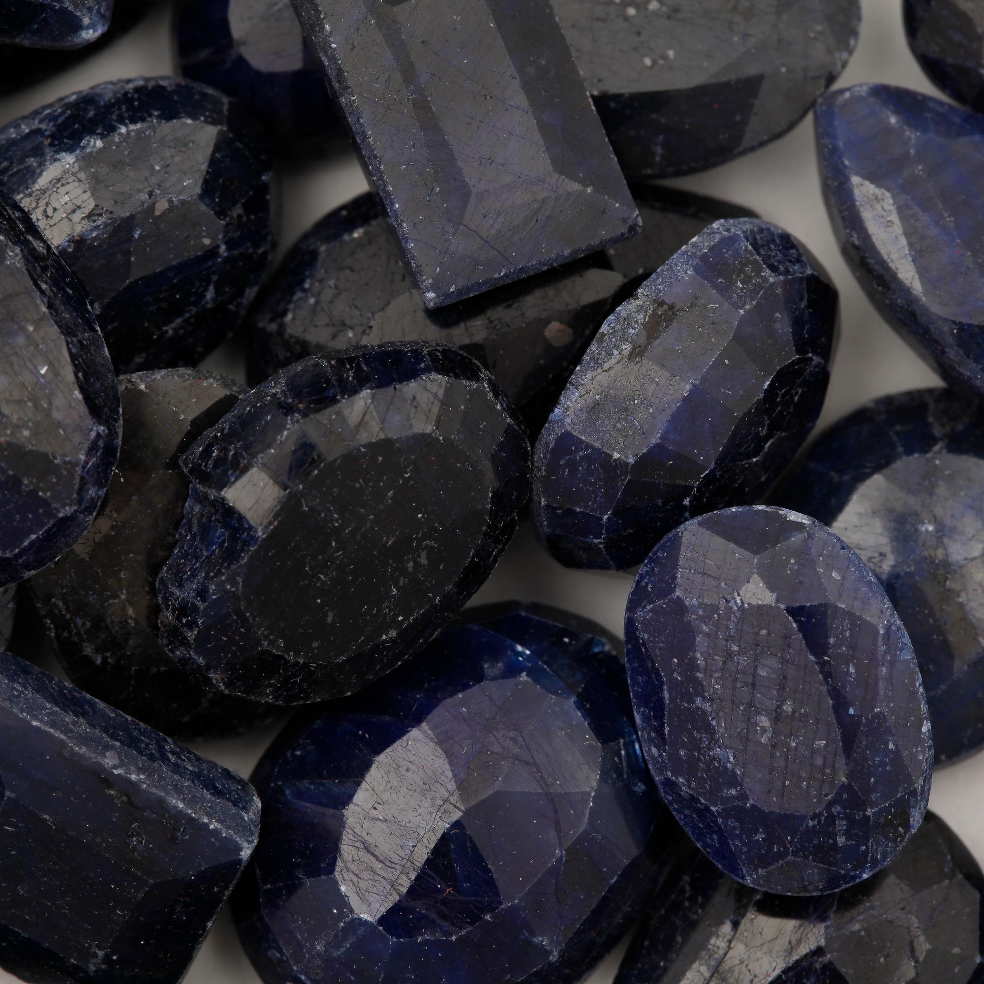 SAFIRER, 54 st, naturliga, oinfattade.